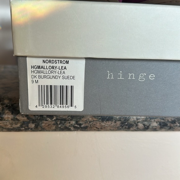 Hinge Burgundy Suede Mallory-Lea pumps, never worn! 9 - Picture 8 of 10